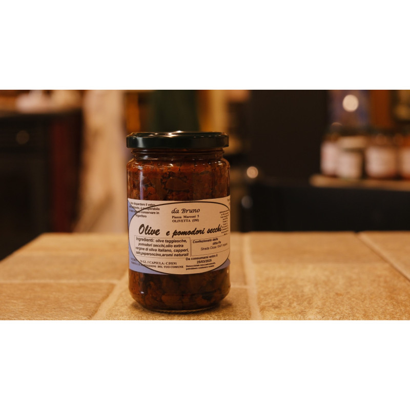Olive taggiasche e pomodori secchi