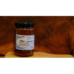 Olive taggiasche e pomodori secchi